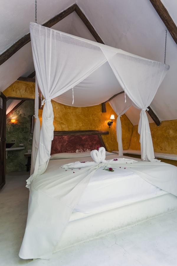 Hotel Hacienda Tijax Jungle Logde Rio Dulce Town Buitenkant foto